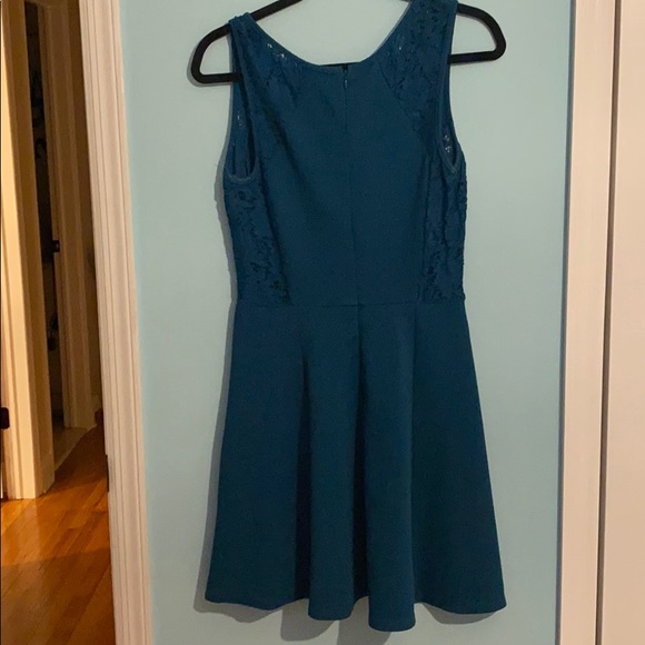 Dress - Picture 4 of 4